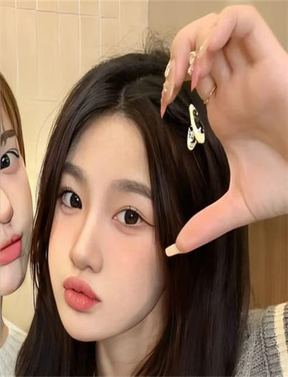 欧美极品护士VIDEOSVIDEO_干爹微电影_强行扒开双腿尽情玩弄视频